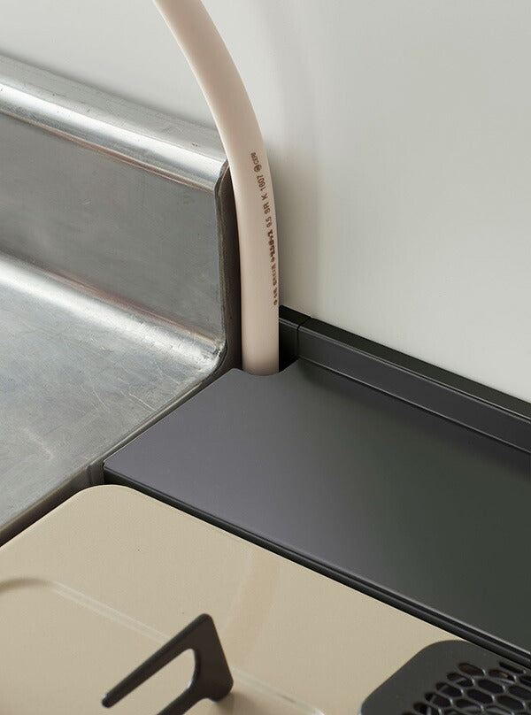 山崎実業 コンロ奥隙間ラック タワー ブラック 4903208047845 【品番：04784】●